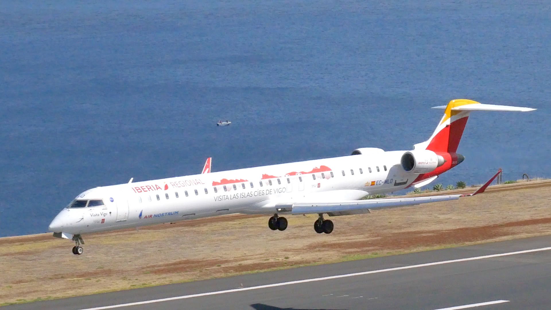 Iberia Regional | Bombardier CRJ-1000 | EC-MLO | YW8138
