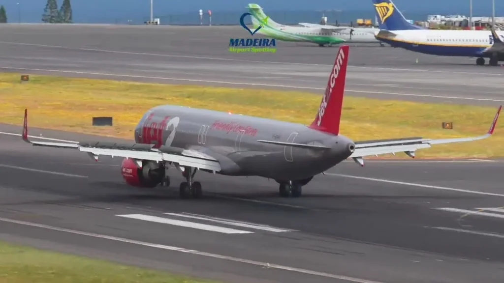 Jet2.com flight LS735 from Edinburgh – Airbus A321-251NX – G-SUNV – Landing