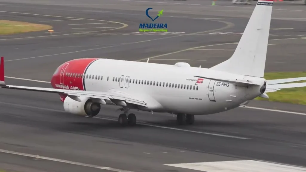 Norwegian flight D83615 to Copenhagen – Boeing 737-800 – SE-RPG – Takeoff